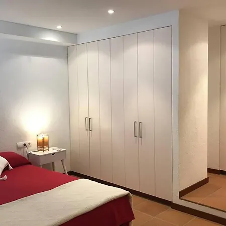 Roques - Casa En Primera Línea De Mar En *