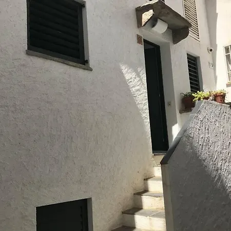 Roques - Casa En Primera Linea De Mar En