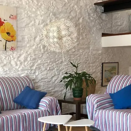 Roques - Casa En Primera Linea De Mar En *