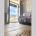 Roques - Casa En Primera Linea De Mar En