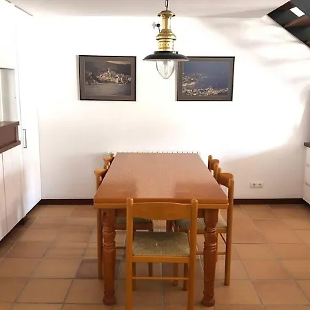 Roques - Casa En Primera Linea De Mar En Nyaraló